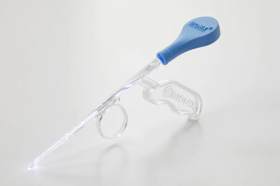 Cureta Lighted Articulating Curette de Bionix® con luz y articulación para remover obstrucciones del oído.